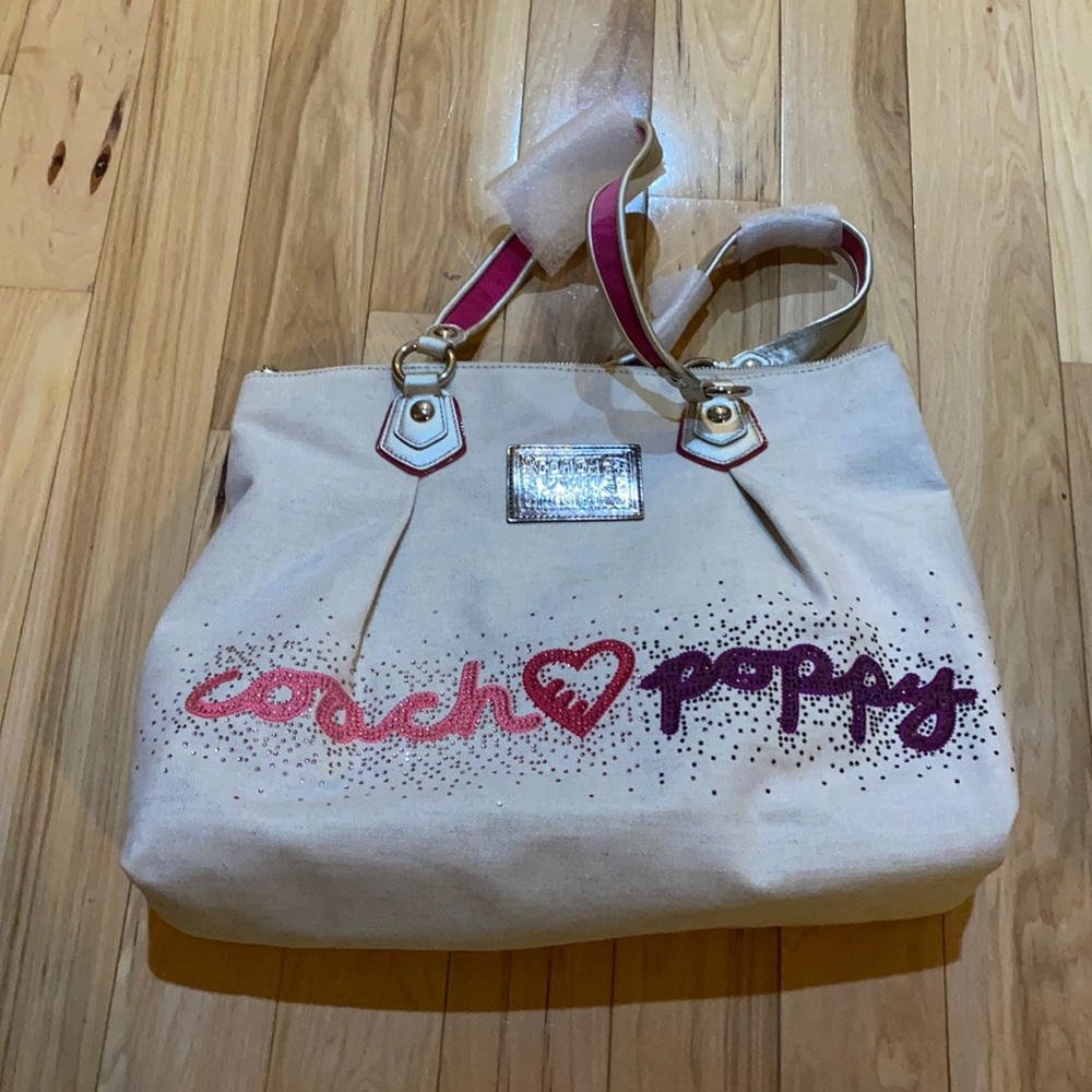 Coach Poppy Vintage!! Absolutely beautiful bag 🩷💜